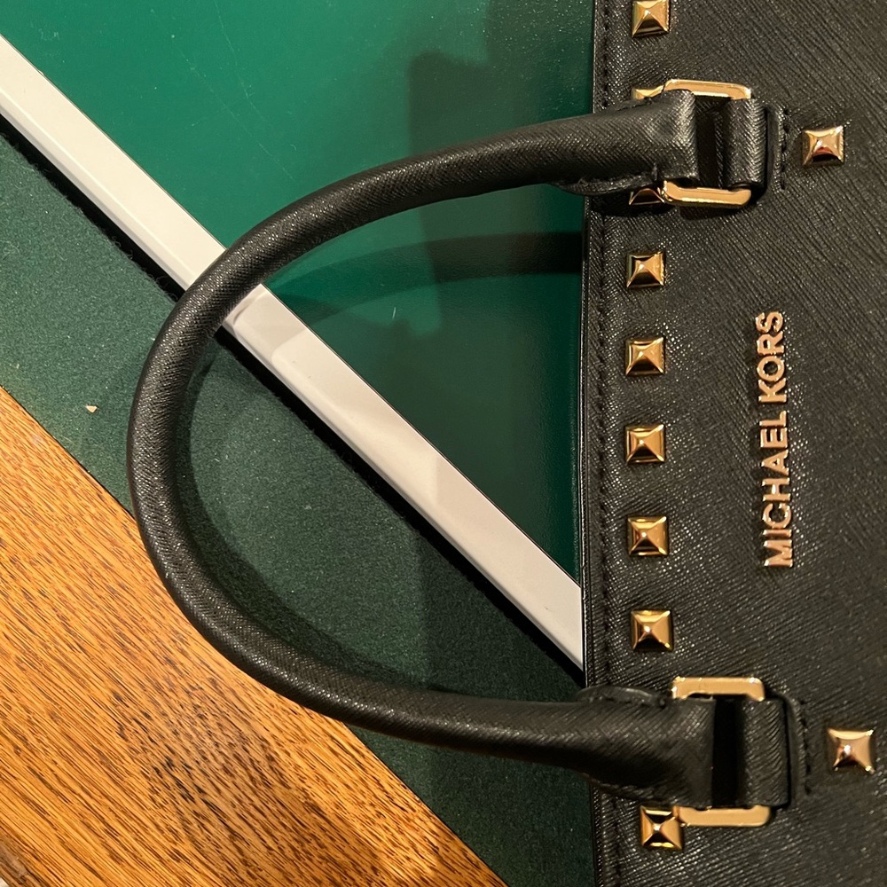 EUC Michael Kors large Selma satchel with matching wallet. - Picture 9 of 16